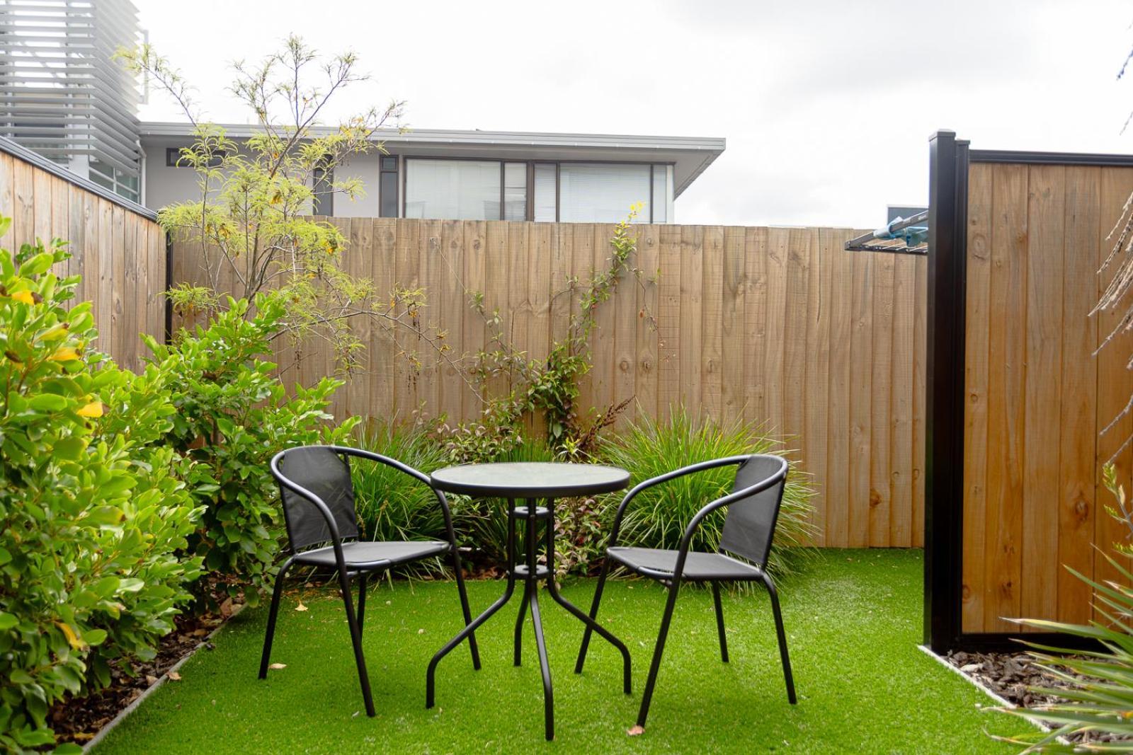 Modern 2 Bedroom Townhouse In Cbd With Parking! Sleeps 5 ไครสต์เชิร์ช ภายนอก รูปภาพ