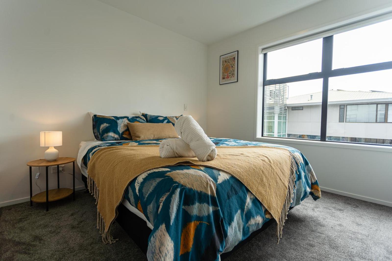 Modern 2 Bedroom Townhouse In Cbd With Parking! Sleeps 5 ไครสต์เชิร์ช ภายนอก รูปภาพ