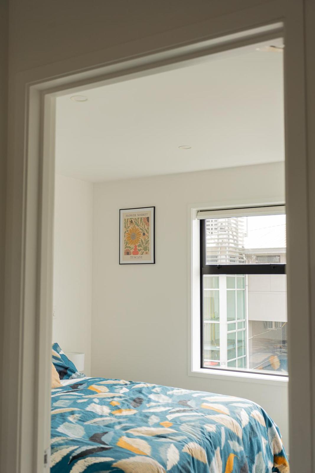Modern 2 Bedroom Townhouse In Cbd With Parking! Sleeps 5 ไครสต์เชิร์ช ภายนอก รูปภาพ