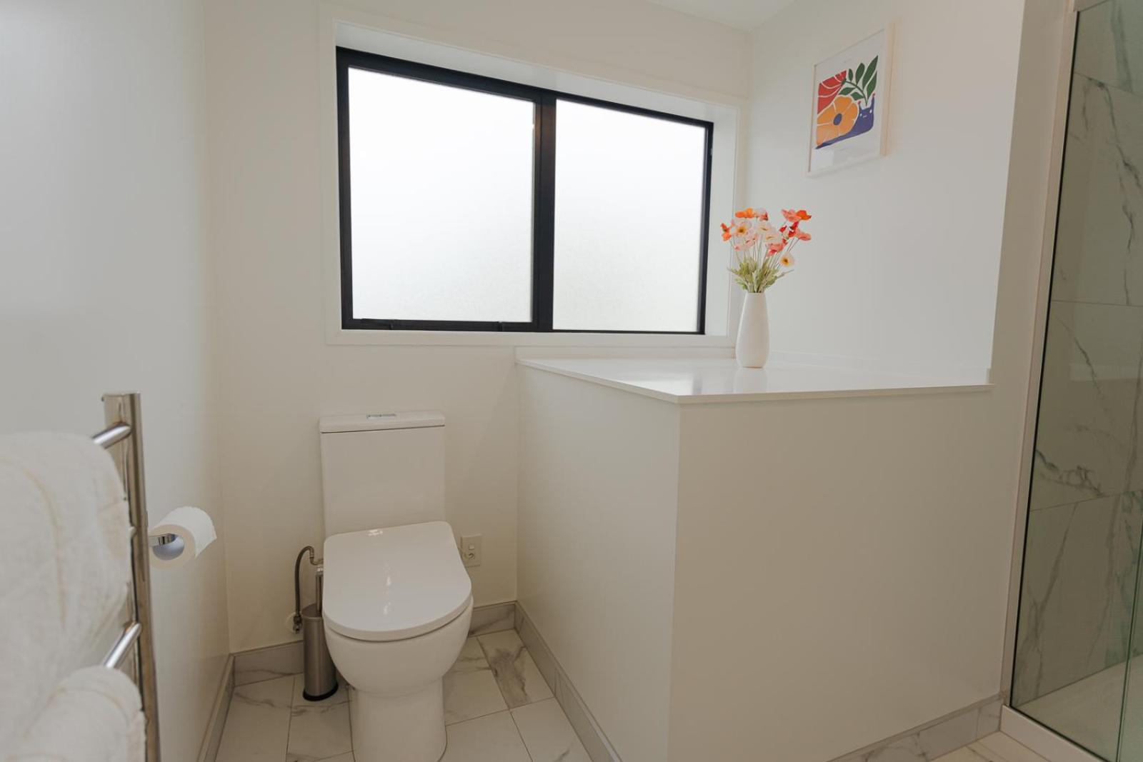 Modern 2 Bedroom Townhouse In Cbd With Parking! Sleeps 5 ไครสต์เชิร์ช ภายนอก รูปภาพ