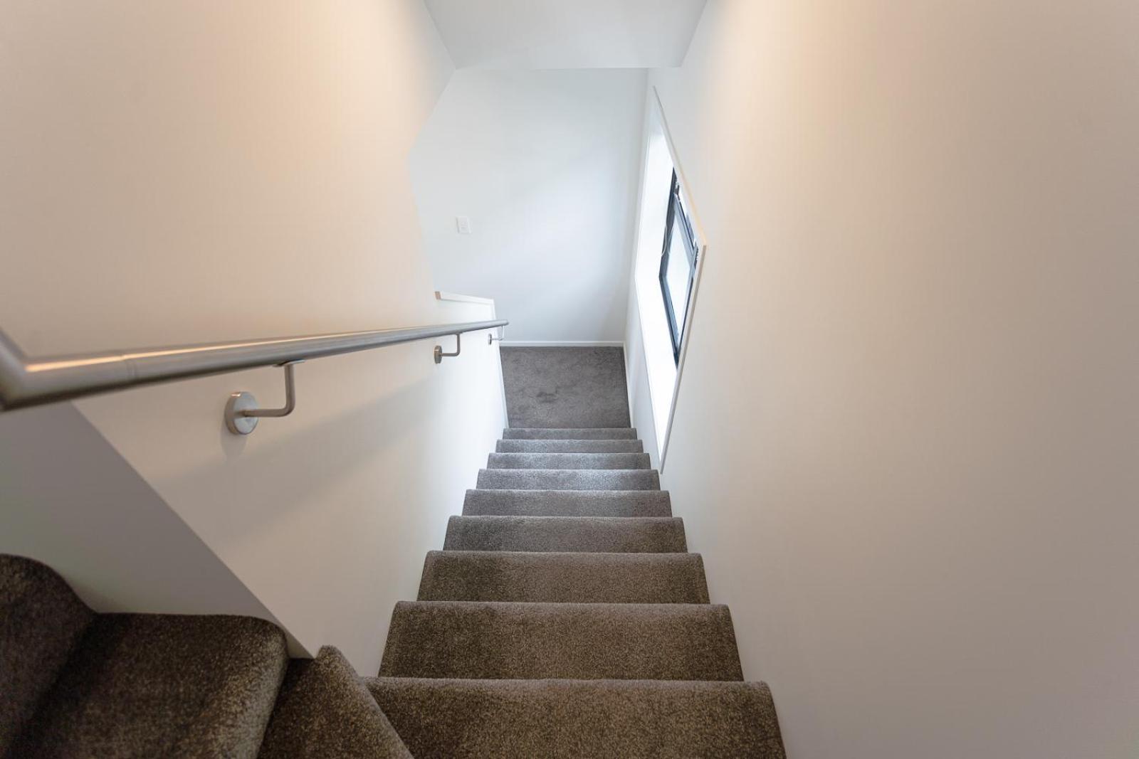Modern 2 Bedroom Townhouse In Cbd With Parking! Sleeps 5 ไครสต์เชิร์ช ภายนอก รูปภาพ